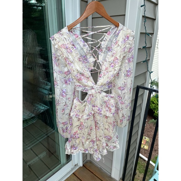 Vici Envision Ruffle Lace Up Romper - Picture 4 of 7